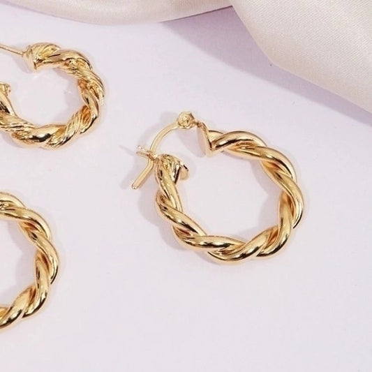 Twisted Hoop